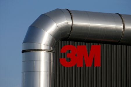 　米複合企業スリーエム（３Ｍ）は７月２６日、ヘルスケア事業をスピンオフ（分離・独立）させ、上場する計画を発表した。２０１９年８月、フランス北部ティヨワ・レ・コンブレで撮影（２０２２年　ロイター/Pascal Rossignol）