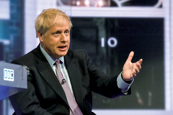 党首選候補者のテレビ討論会に参加したジョンソン（6月18日）　JEFF OVERSーBBCーREUTERS