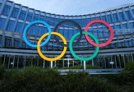 　１月２７日、東京オリンピック・パラリンピック組織委員会の高橋治之理事は、東京五輪を予定通り７月に開催できるかどうかは米国やバイデン米大統領の支持が得られるかで決まる可能性があるとの見解を示した。スイス・ローザンヌで２６日撮影（２０２１年　ロイター/Denis Balibouse）