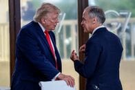 トランプ氏、山火事の煙巡りカナダ非難　関税加算を警告