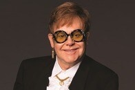 エイズ撲滅のため差別や憎悪と闘い続ける──エルトン・ジョン