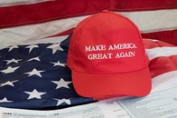 【動画】「ミサイル攻撃で防空壕にひた走るネタニヤフ」？　MAGAインフルエンサーがまさかのイラン称賛投稿