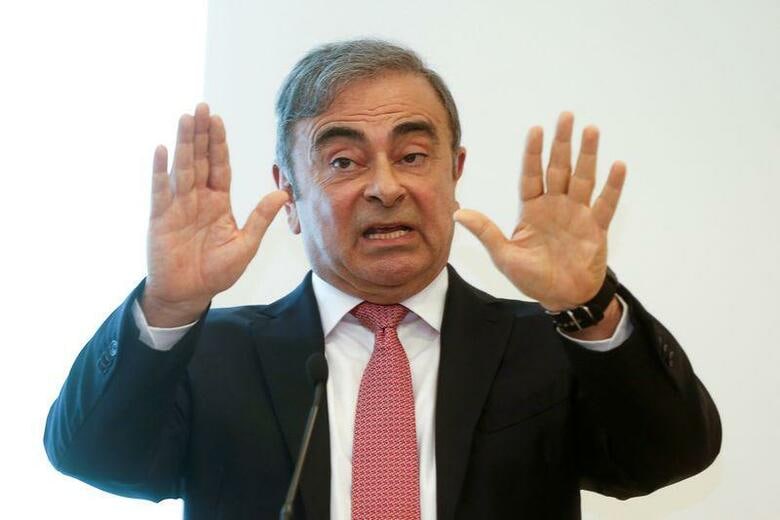 保釈中に不正にレバノンへ逃れた日産自動車前会長のカルロス・ゴーン被告が8日、レバノンで記者会見し、自らの逮捕は検察と日産によって事前に仕組まれていたと主張した。写真は会見の臨むゴーン氏。1月8日、ベイルートで撮影（2020年　ロイター/Mohamed Azakir）