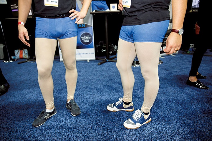 銀繊維で電磁波を遮断するハイテク下着　Patrick T. Fallon-Bloomberg/GETTY IMAGES