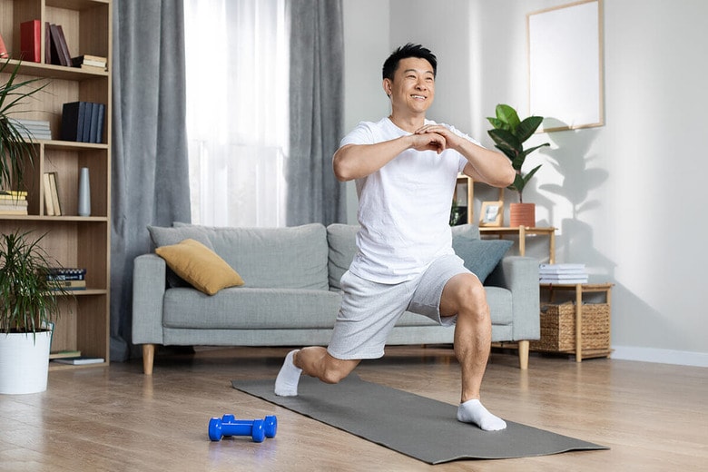 毎日5分のエキセントリック運動で、加齢とともに衰える筋機能を効果的に鍛えられる　Prostock-studio／SHUTTERSTOCK