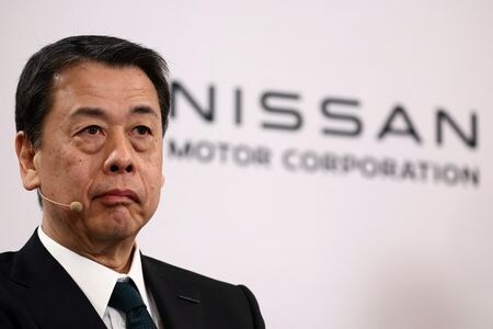 　６月２５日、日産自動車の内田誠社長兼最高経営責任者（ＣＥＯ、写真）は定時株主総会で、２０２５年３月期（今期）の世界販売計画「３７０万台は出さないといけない年だ」とし、販売計画の達成が重要課題の一つとの認識を示した。写真はフランスのパリ近郊のブーローニュ＝ビヤンクールで昨年１２月撮影（２０２４　ロイター／Stephanie Lecocq）