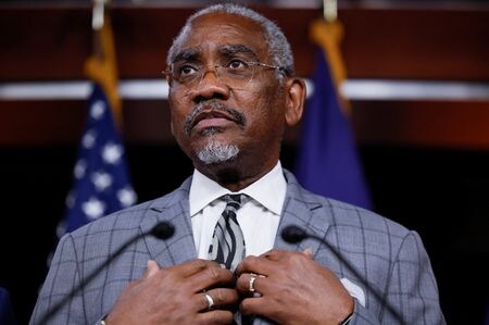 　米下院外交委員会の民主党トップ、グレゴリー・ミークス議員は４月９日、イスラエルに対する大規模な武器移転について、どのように使用されるか追加の情報が得られるまで承認しない意向を示した。２０２２年８月、ワシントンで撮影（２０２４年　ロイター/Evelyn Hockstein）