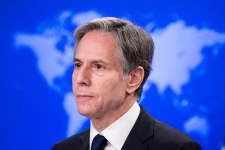　８月３日、ブリンケン米国務長官（写真）は、ベラルーシが同国の五輪代表クリスツィナ・ツィマノウスカヤ選手（２４）を本人の意思に反して帰国させようとしたことについて、耐え難い「国境を越えた抑圧だ」と非難した。写真は２日ワシントンでの代表撮影（２０２１年／ロイター）