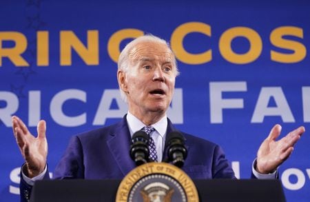 　１１月８日に投開票される米中間選挙は、当然ながらバイデン大統領（７９）が残る２年間の政権運営でどれほど力を発揮できるかを左右するだろう。ニューメキシコ州アルバカーキで３日撮影（２０２２年　ロイター/Kevin Lamarque）