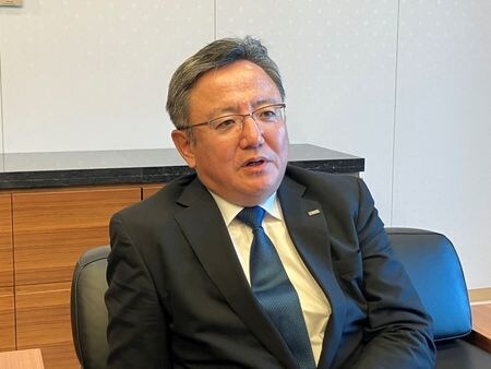 　９月３０日、みずほフィナンシャルグループ傘下のみずほ証券・浜本吉郎社長（写真）はロイターとのインタビューで、昨年追加出資した楽天証券との連携を一段と拡大していく方針を明らかにした。写真は２０日、都内で撮影（２０２４年　ロイター/Anton Bridge）