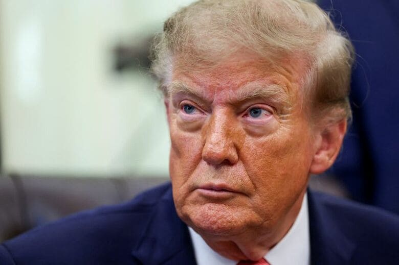 米ワシントンのホワイトハウスで２０日撮影。REUTERS/Kevin Lamarque