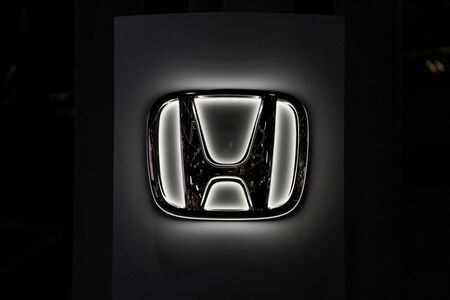 ホンダは２５日、米ゼネラルモーターズ（ＧＭ）と進めていた廉価な電気自動車（ＥＶ）共同開発計画を撤回したと明らかにした。４月（２０２３年　ロイター/David \'Dee\' Delgado）