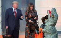 「魔女狩り」トランプを追い詰めたハロウィーンのかわいい魔物たち