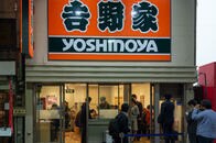 「生娘」発言はアウトだけど、ツッコミ不在の社会も危険だ（パックン）