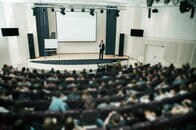 社会人教授が急増しているのはなぜか──転換期の大学教育