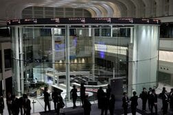 日経平均は続落、原油高が重し　決算物色は継続