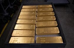 金価格が7週間ぶり高値、ホルムズ海峡再開に期待