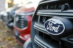 フォード、第3四半期コア利益は微増　通期原材料コスト見通し引き上げ