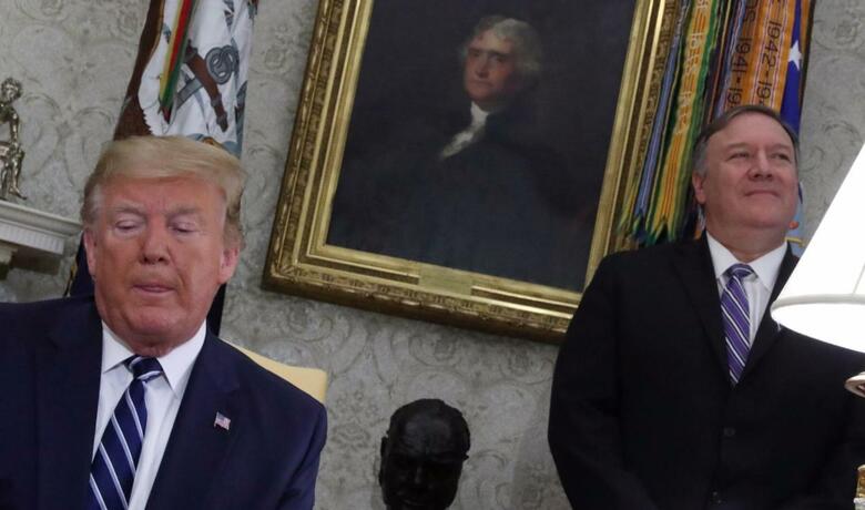 ６月２１日、トランプ米大統領はイランによる米軍の無人偵察機撃墜に対する報復措置として軍事攻撃を承認したものの、その後撤回したことについて、軍事攻撃は無人偵察機の撃墜に対する報復措置としては釣り合いが取れないと判断したためだと説明した。写真は６月２０日、ホワイトハウスの執務室で（２０１９年　ロイター／Jonathan Ernst）