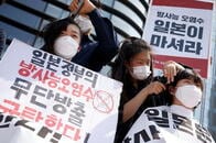 韓国、学生は原発処理水放出に断髪で抗議、専門機関は「科学的に問題ない」