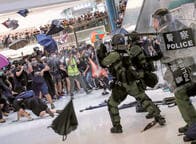 対警察、対小売店に「愛国者」まで　香港デモに終わりは見えない