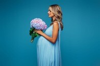 妊娠して気づいたのは、「マタニティマーク」が全員に無視されることだった...