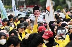 インドネシア首都で学生が抗議集会、プラボウォ政権の財政運営とガソリン値上げに反発