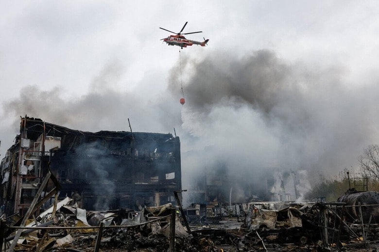 ロシアによる侵攻でウクライナ国内の多くの土地が爆撃の被害に（2025年10月、キーウ）　Valentyn Ogirenko-Reuters