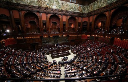 　５月１８日、イタリアの極右政党「同盟」と大衆迎合主義（ポピュリズム）政党「五つ星運動」は、連立政権樹立のための合意書に署名した。３月撮影（２０１８年　ロイター/Tony Gentile）