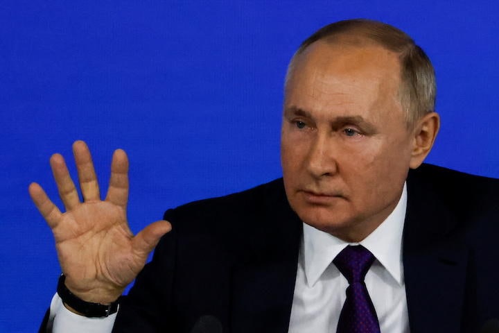 ネット上ではすでに戦闘が始まっている......  REUTERS/Evgenia Novozhenina