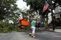 コロナと闘うニューヨーカーが暴風雨、大停電に襲われる