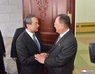 中朝外相が会談　中国「朝鮮半島問題で前向きな役割果たす用意」