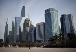 アジア債券、外国人資金流入が4カ月ぶり低水準　原油高の影響懸念