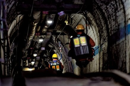 爆風で人が次々と吹き飛ばされる…大量の死者を出しても、中国政府が違法採掘の取り締まりに及び腰の理由