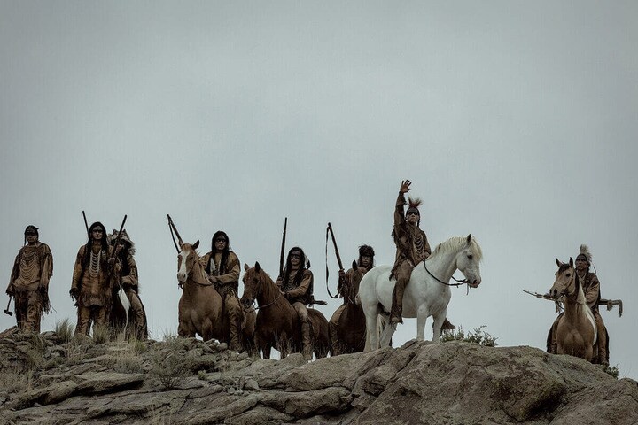 『アメリカ、夜明けの刻』白人開拓者の攻撃にさらされる先住民