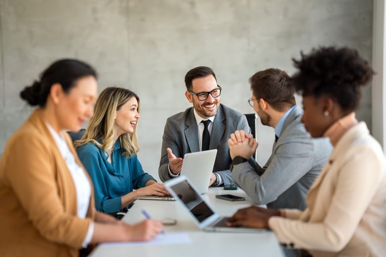 なぜ女性は自信が不足しているのか（画像はイメージです）shutterstock/MAYA LAB