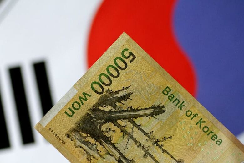 韓国ウォン紙幣 REUTERS/Thomas White/Illustration
