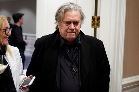 　トランプ米大統領は２０日の退任を前に、スティーブ・バノン元首席戦略官（写真）など１４０人超に恩赦を与えた。写真はワシントンで２０１９年３月撮影（２０２１年　ロイター／Joshua Roberts）