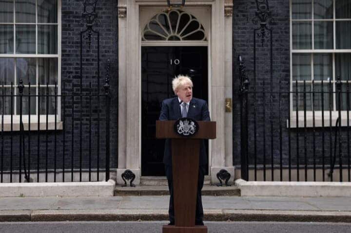 7日に辞任を表明したジョンソン英首相が、月末に首相別邸「チェッカーズ」でキャリー夫人（34）との結婚を記念する「豪華」披露宴の開催を予定していると、英大衆紙ミラーが与党保守党筋の情報として報じた。（2022年　ロイター/Henry Nicholls）