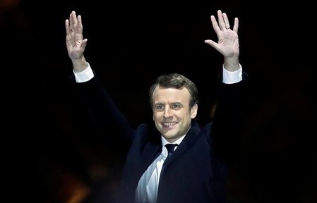 　５月７日、低成長、失業増加、競争力低下の１０年を経験したフランスは、景気低迷からの脱却を約束した３９歳の元投資銀行家、エマニュエル・マクロン氏（写真）を大統領に選んだ。写真はパリで撮影（２０１７年　ロイター／Christian Hartmann）