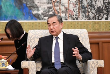 　１１月２２日、中国の王毅・国務委員兼外相（写真）は、米国は中国に歩み寄り、二国間関係の健全で安定的な発展を推進すべきだと述べた。写真は１０月北京での代表撮影（２０１９年／ロイター）