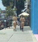 LAで目撃された全裸ジョギングする女性2人組の正体とは