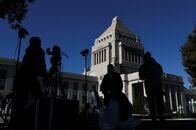 マクロスコープ：今国会の補正予算編成、見送りの可能性　政府内に「賭け」の声