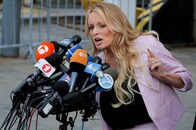 トランプとのセックスを事細かに話して法廷を凍り付かせた元ポルノ女優の「暴走」