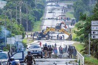 「天国に一番近い島」で起きた暴動、フランスがニューカレドニアを是が非でも手放せない理由