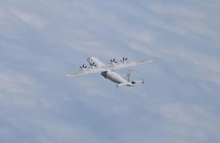台湾の防空識別圏に侵入した中国の軍用輸送機Y-8（2020年11月） TAIWAN MINISTRY OF NATIONAL DEFENSE