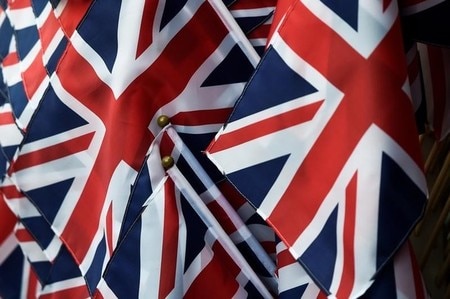 　５月３０日、６月８日投票の英下院選挙は、メイ首相率いる与党保守党が野党労働党に支持率で追い上げられており、保守党が圧勝するという１カ月前の予想は揺らいでいる。写真はロンドンで２７日撮影（２０１７年　ロイター/Hannah McKay）