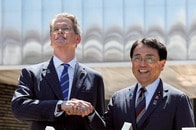 赤澤大臣の「ラトちゃん」「ベッちゃん」呼びがトランプ政権に刺さる訳