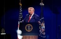 トランプ氏、米建国250年式典で演説　悪天候で開始2時間遅れ
