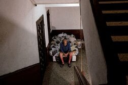 帰宅したら警官が住んでいた...ベネズエラの政治犯を襲うもう1つの弾圧